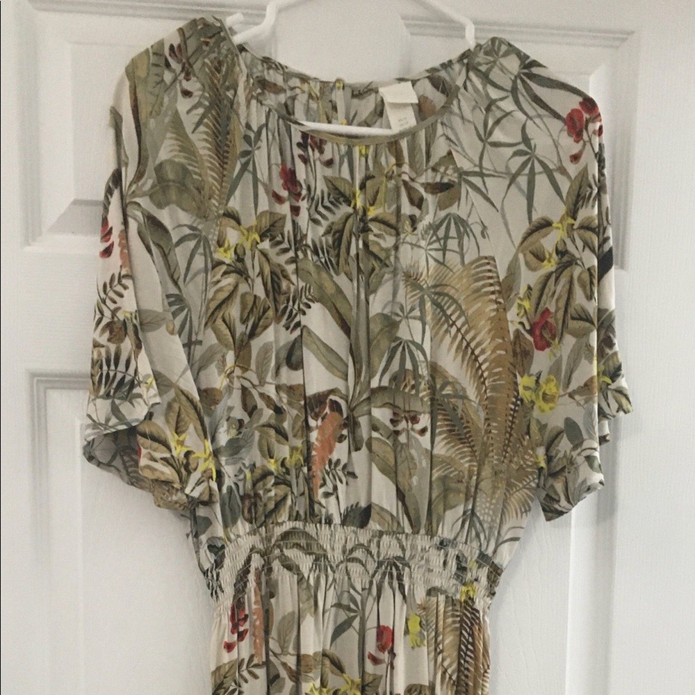 Beautiful floral/greenery maxi dress with gathered waist